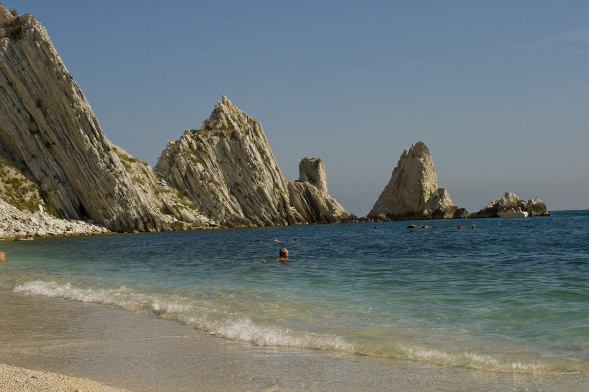 Sirolo and Portonovo, Italy: Beaches and Things to Do on the Conero Riviera