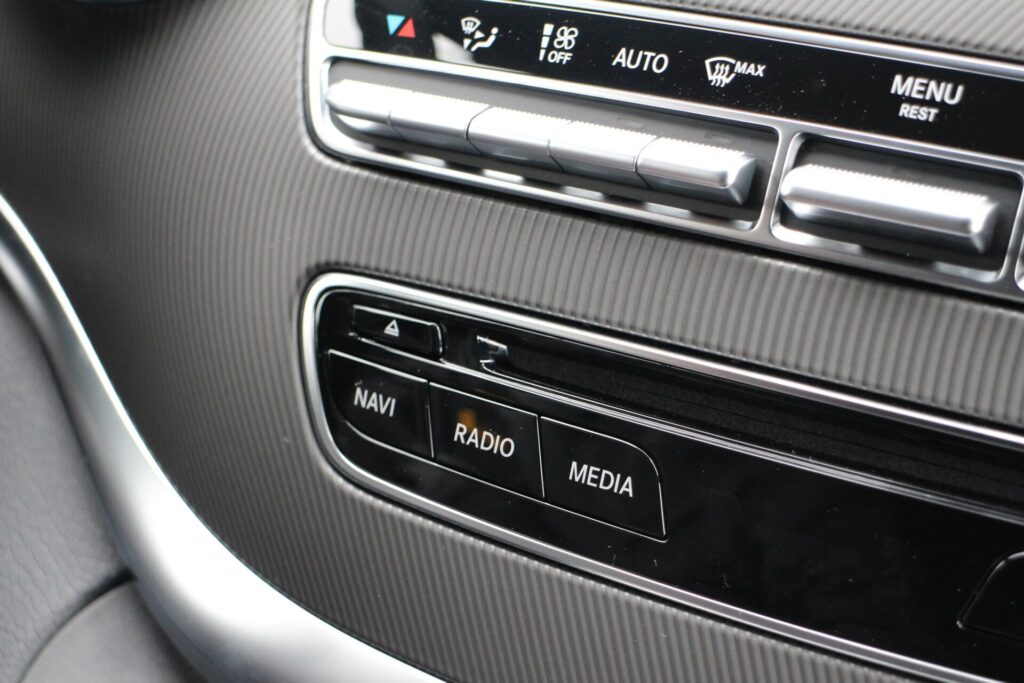 Mercedes-Benz V-Class van, a common vehicle for private drivers in Italy
private driver in italy