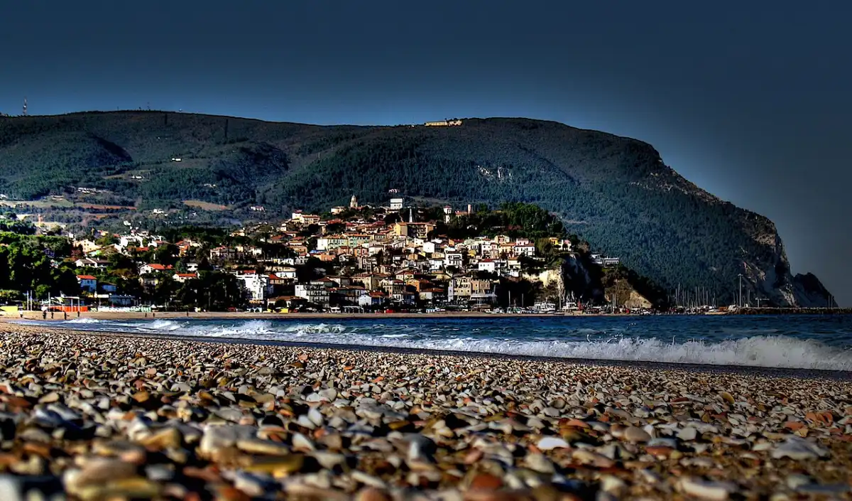 Numana, Italy: Beaches, the Old Town and Where to Swim on the Conero